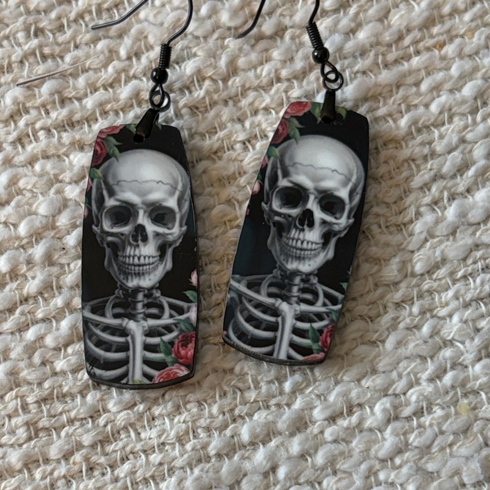 Skull earrings